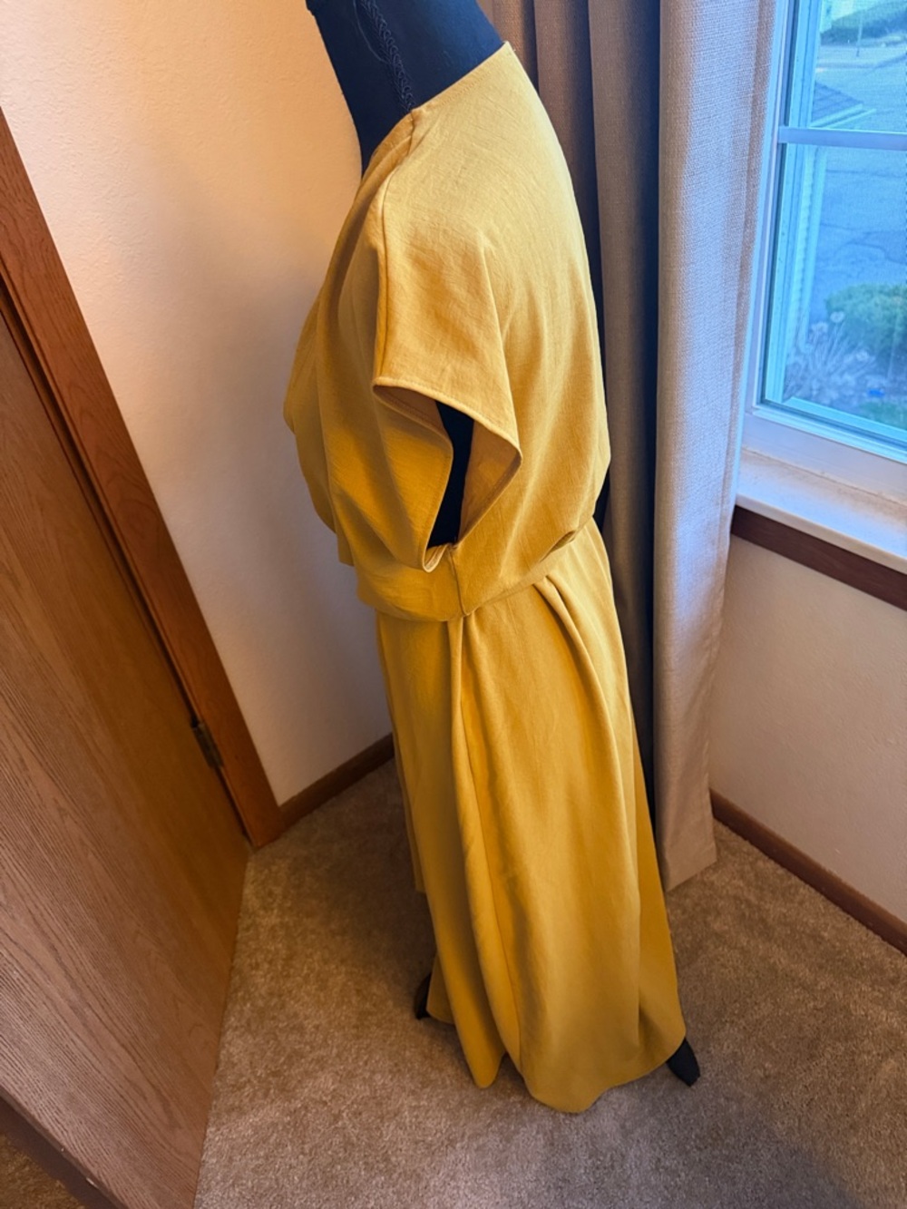 Zara Mustard Yellow V-Neck Button-Front Maxi Dress with Tie Waist - Picture 3 of 5